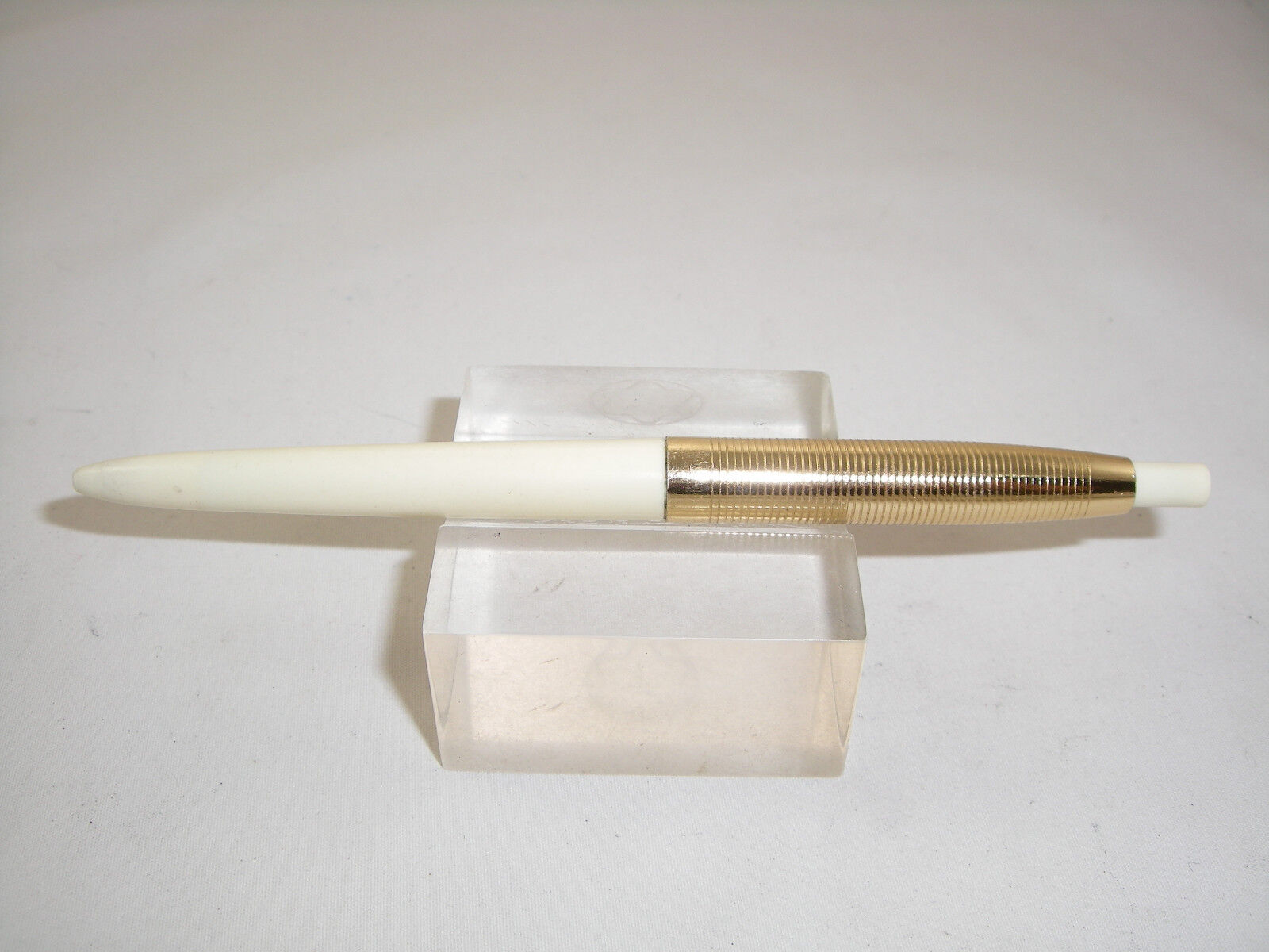 Vintage Beautiful Aluminum & Plastic Golden & Ivory Ball Point Pen
